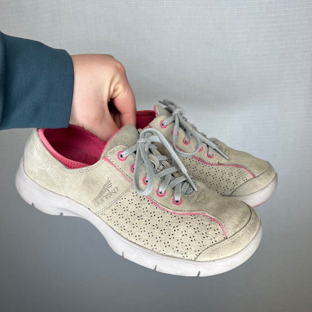 Dansko Womens Tan Pink Suede Slip Resistant Walking Shoes Sneakers Size 38 7.5-8